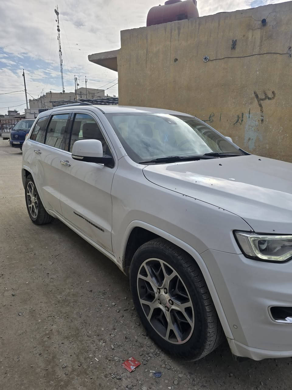 جيب كراند شيروكي خليجي  2021 أوفر فول مواصفات نقط عمياء بنوراما جكات  تحكم مقاعد تدفئه و تبريد جنطه كهرباء محرك بلادي بدون صبغ بدون بارد بدون تبديل فقط طخات ثنين صورهن بالمنشور  السعر ٣٤٥ ورقه مكاني بغداد ***********
