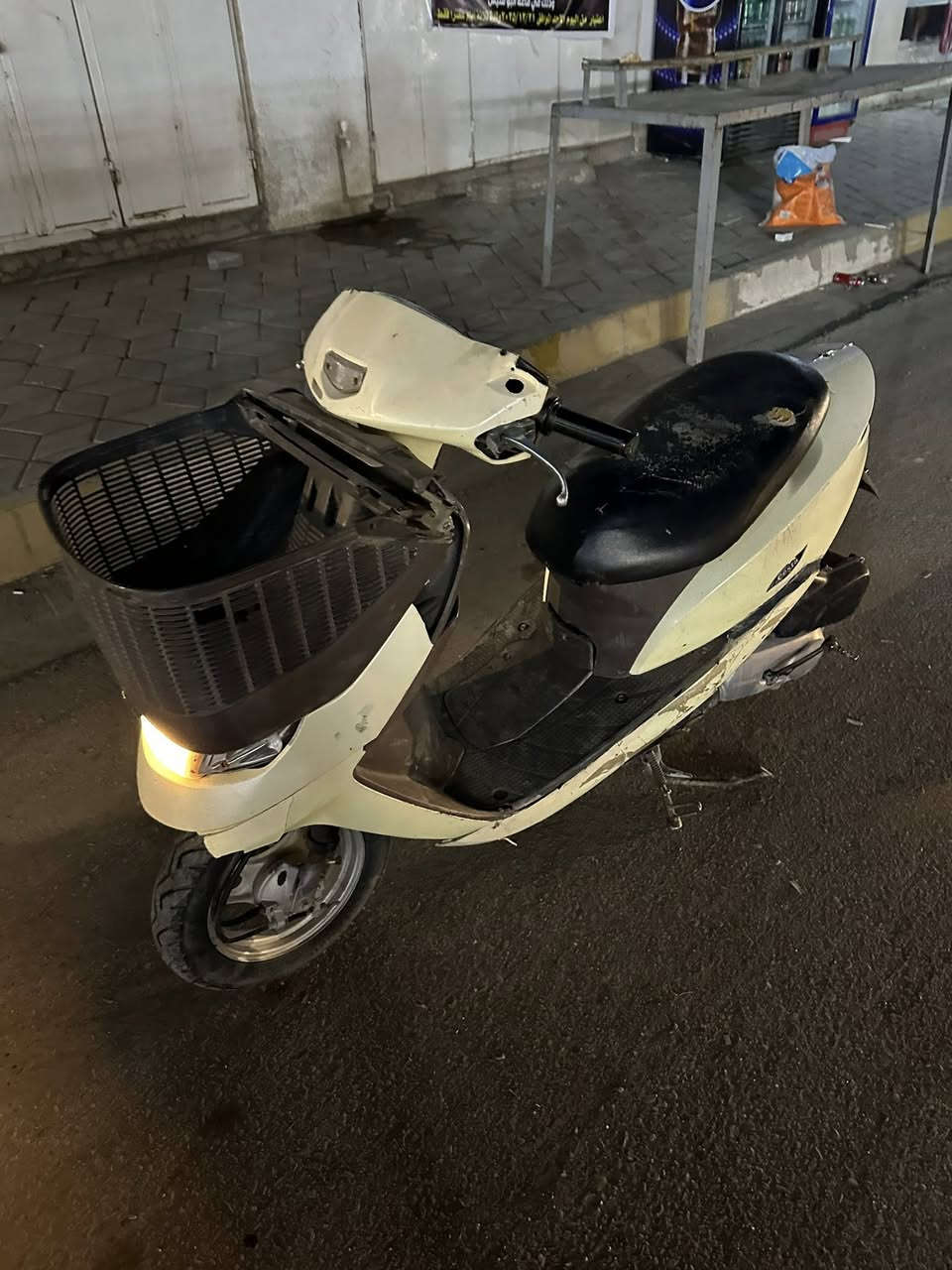 ماطوار  ابو السله سلف هندر بريكات لايت هورن  مكينته خرسه  بس كفره تعبان مكينته ماتنسمع  للبيع ب 200 الف  خاص او تصال 
هـ. ***********
