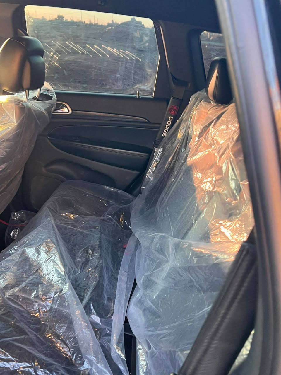 السلام عليكم جيب 2018 بلاك توب

حادث جاملغ وبنيد  بدون إرباك بدون شواصي  بدون معجون شرط 

رقم بغداد الدولي / بسمي تحويل 

المواصفات فول بلاك توب 

- مكينة 3,600 / 6 سلندر

- صندوق كهرباء

- كشنات جلد  

- كشنات تحكم كهرباء 

- كشنات تدفئه + تبريد

- ستيرن تدفئه

-شاشة جبيره

- كاميرا خلفية دوارة

- بصمة تشغيل / بصمة ابواب

- حساسات خلفية 

- حساسات جانبيه نقطه عمياء فور ويل

توقف عنده الرجوع بك

اطفاء ذاتي 

- ويل حجم 20 بلاك اصلي وتخم تاير جديد

لسياره جديده وجاهزه مابيه اي نقص مكاني  واسط الكوت سعر 190

***********
***********واتساب فقط
مكان السياره واسط الكوت مركز المدينه
