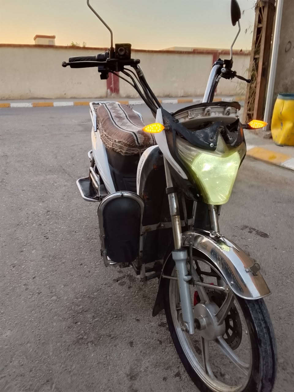 سلام عليكم دراجه شحن هارلي بطاريات وسط زينه نظيف 70/100 اشاير لايتات شغاله السعر 300 وبيه مجال


**إذا كنت صاحب هذا الإعلان وتريد حذفه لأي سبب، رجاءا أرسل رسالة إلى الدعم الفني**