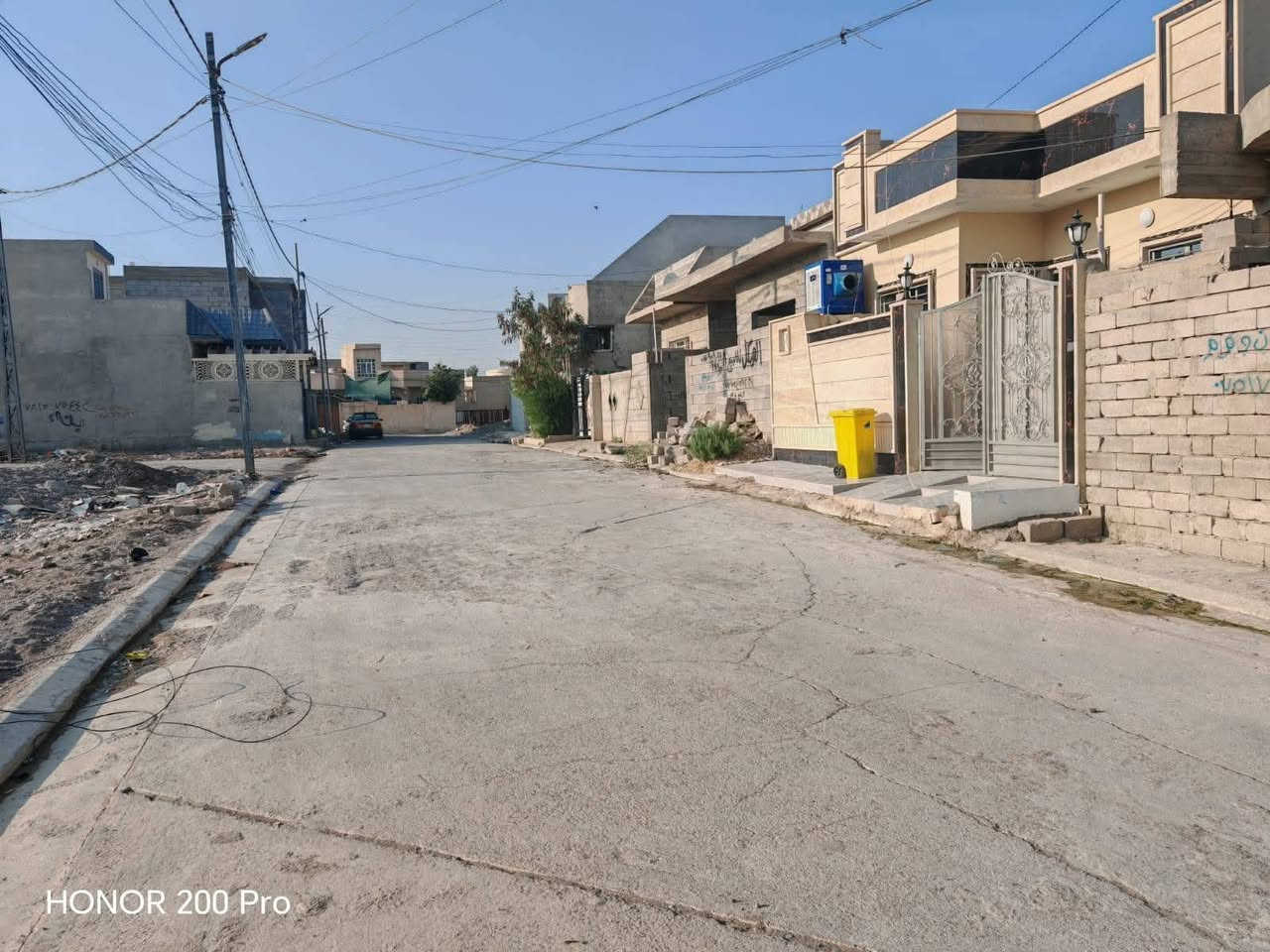 السلام عليكم دار زراعي للبيع ملك صرف بستان حي الملايين الثانيه تقطيع غداره مساحه الدار (120) م يتكون الدار غرفتي نوم هول استقبال الصحيات داخليه وخارجيه خدمات كامله سعر الدار71) مليون للاستفسار اكثر الاتصال بالارقام التاليه
(***********)
(***********)
