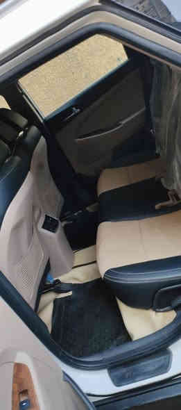 السلام عليكم 
للبيع توسان 2018 خليجي
هزه جديده رقم بغداد الجديد بإسمي 
شاشة كبيرة
كاميرا خلفية
يدات نيكل
مري شفط مع اشاير
لد نهاري
تحكم ستيرن
كشنات جلد
الارضيه مغلفة جلد
تطعيم الداخل صاجي
اثلاث وضعيات قيادة (سبورت,عادي,ECO)
تبريد قطعتين 
مكينة 2000
ماشية ,١٣٨ كم قابل للزيادة
السياره بيها قطعتين صبغ 
مكان السيارة بغداد المشتل
السعر ١٥٨ وبيها مجال قليل
***********
