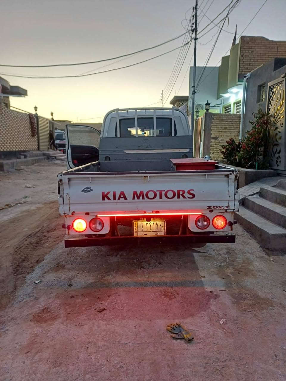 كيا بنكو 2700 مشروع وطني رقم بابل بأسمي مداور ثاني يوم كفالة عامة فول مواصفات كامرة داخلية و خارجية تبريد ثلج مكان السيارة النجف الاشرف 
السعر 128 مع المجال ***********
