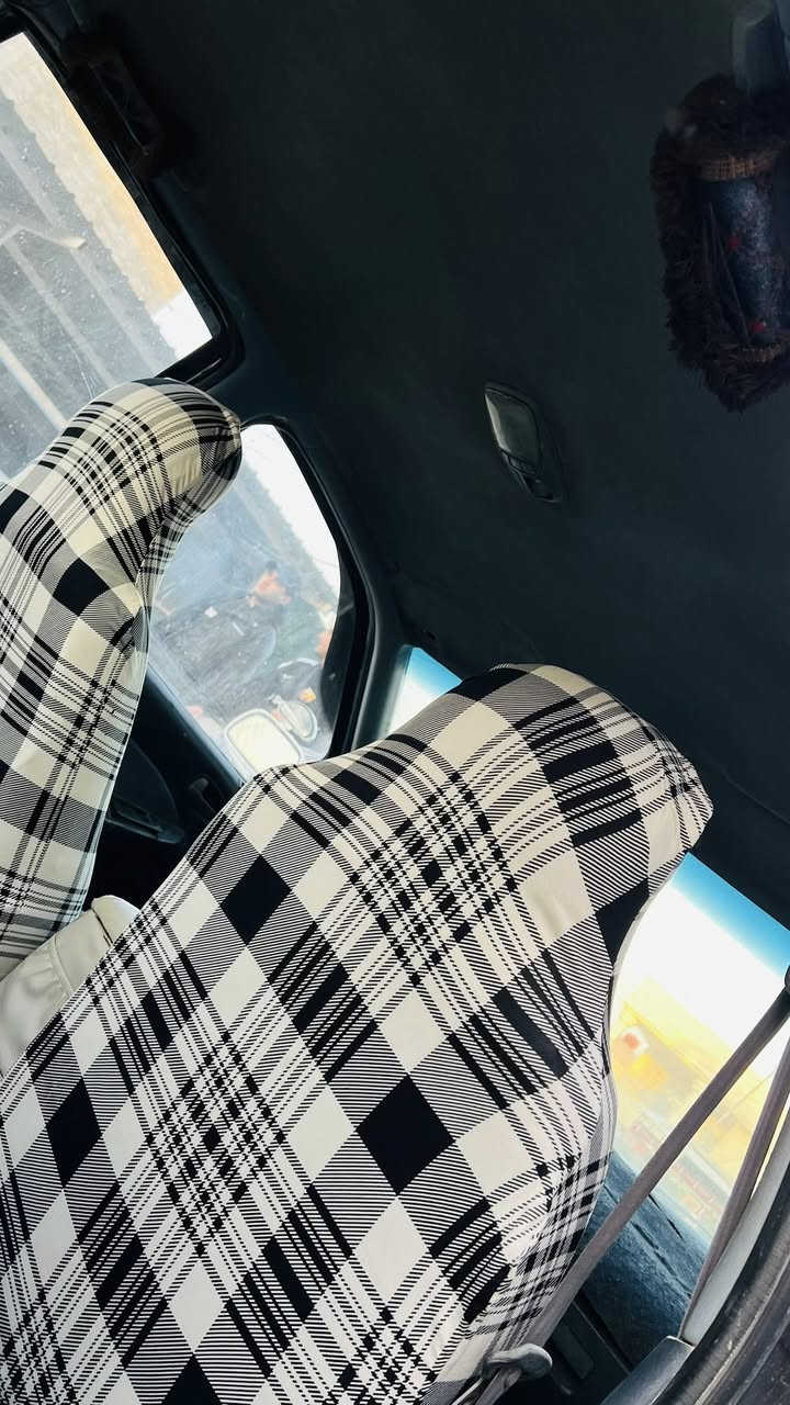 سيفيا 94 
لون ابيض 
بيها درايم شفت بس
صدر نظيف 90‎%‎
كير اوتو
كير محرك مكفولات 
تبريد شغال 
كهربائيات كلها شغالة 
سنتر لك اربع بوب شغال 
جام اربع بوب يصعد ينزل 
مسجل بلوتوث و اوكس شغال 
وربع سماعات شغالات كلهن
مصبوغة صبغ عام للجمالية 
رقم بغداد 
داخلة هزة يعني ماتدخل هزة
سيارة بسمي
 مكاني بغداد الدورة
 سعرها 37 وبيها مجال 
متواجد فيس  ورقم وبي واتس ***********
