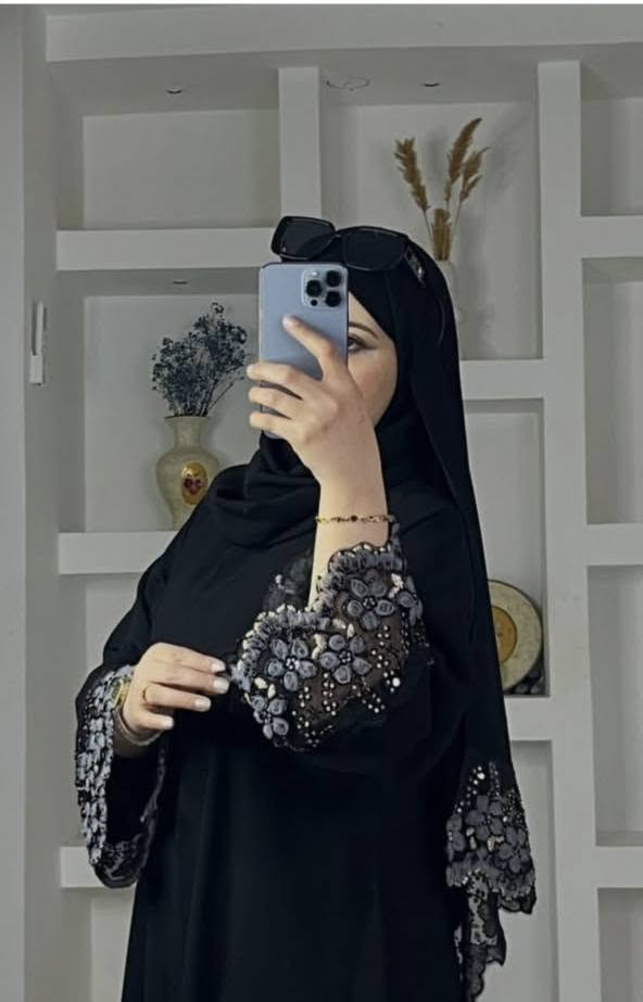🖤 أناقة تليق بكل امرأة... 🖤
اللون الأسود يبقى عنوان الفخامة والرقي، وهاي العباية صُممت حتى تمنحج إطلالة راقية بكل مناسبة.
✨ قماش ناعم وانسيابي
✨ تطريز دانتيل فاخر على الأكمام
✨ تصميم محتشم وأنيق يناسب جميع الأوقات
✨ جودة عالية ولمسات فخمة
لأن الأناقة تبدأ من التفاصيل... اختاري عباية تبرز ذوقج بكل هدوء وفخامة. 🌿
📩 للحجز والاستفسار راسلينا على الخاص.
#عبايات_سوداء #عباية_سوداء #عبايات_راقية #عبايات_نسائية #أناقة #عباية_فخمة #ستايل_راقي #العراق #موضة_العبايات #فيسبوك_شوب


**إذا كنت صاحب هذا الإعلان وتريد حذفه لأي سبب، رجاءا أرسل رسالة إلى الدعم الفني**