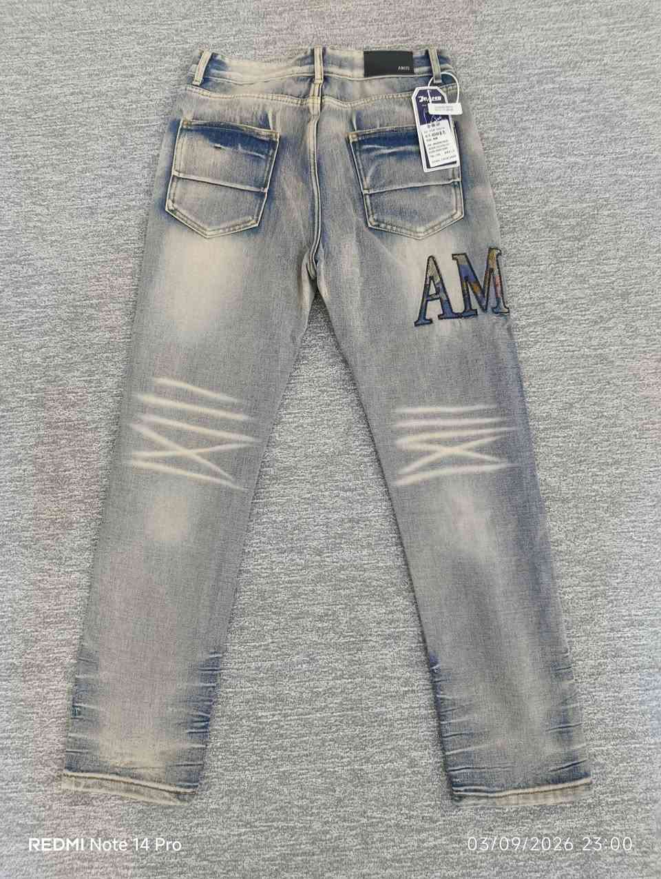 ماركة Amiri
قياس 30-32
طول100
توفير توصيل للكل محافظات


**إذا كنت صاحب هذا الإعلان وتريد حذفه لأي سبب، رجاءا أرسل رسالة إلى الدعم الفني**