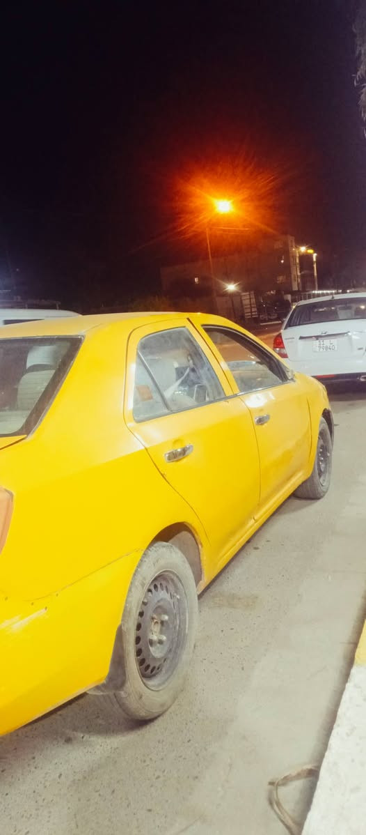 السلام عليكم ورحمه الله جيلي موديل 2011 مكينه وكير بلادي كير عادي ماكينه نظيفه كلش رقم الماني بغداد سانويه تفاصيل ضيعه سنويه وبيها قرار قاضي  هيئه وغرامات ما مسؤول عليها ابيعه تكفل سرقه وعشائر فقط سعر البيع عشر ورقات وبيها مجال بسيط مكاني بغداد رقم الهاتف ***********
