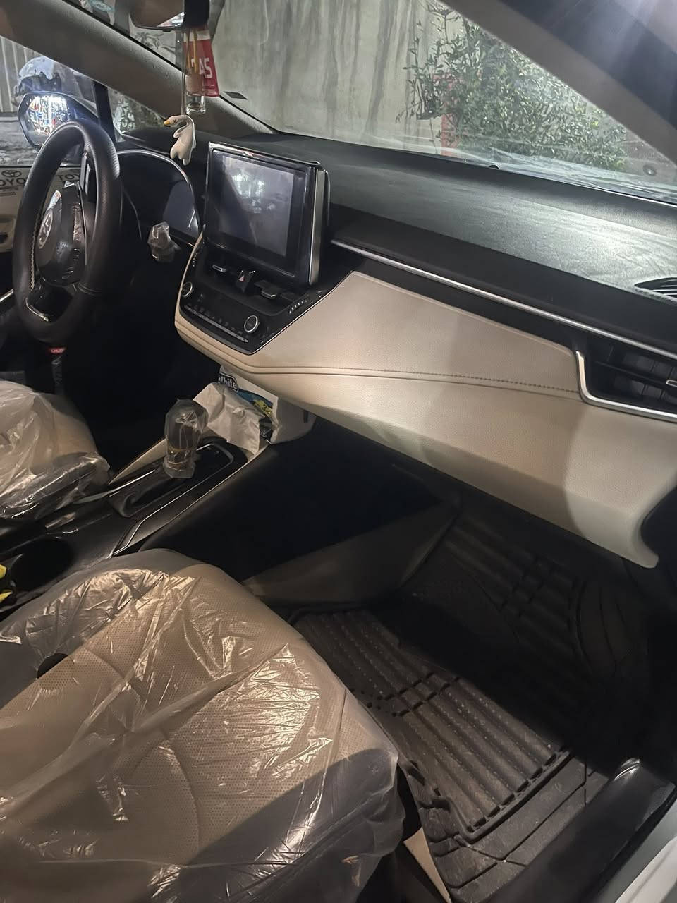 كورلا خليجي مديل 2023 سياره جديده ماشيه 40 الف سبير منازل السعر 178 الاتصال *********** بيع سريع السياره مكفوله من صبغ شراي اتصل الخاص مغلق
