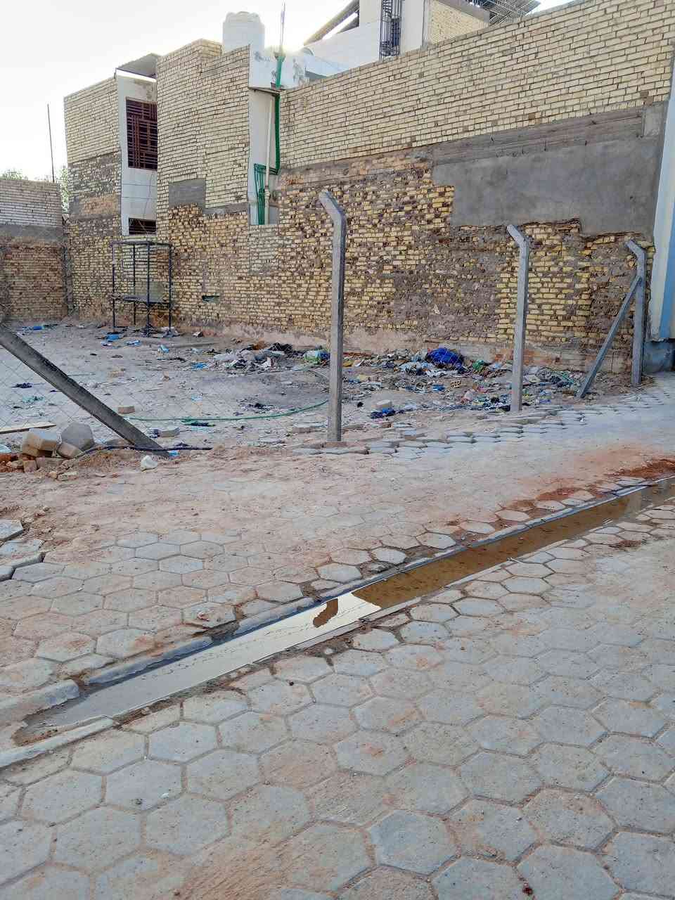 قطعة أرض طابو صرف مساحتها 200 متر للبيع أو تنباع من عندها 134 متر عرض شارعه 6 متر في حي الجمعيه بشريط شارع الوائلي خلف شارع الوائلي فرع مكتبة للاستفسار ع الأرقام التالية واتساب/***********/*********** أو خاص مفتوح

