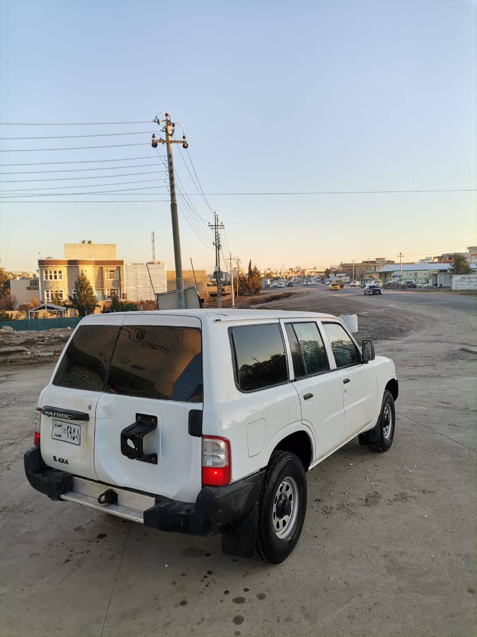 پاترۆڵ مۆدێل 2001 بێڕەقەم
حیزام بۆیاغ هیچ دەعم و لێدانی نیە
پێشو دوا تەقینی نیە لۆکە سەیارەکە
بەرگەدرگاوناوی بیلادیە لۆکە
تەبرید ساردوگەرم ئیشەکات
غازو بەنزینە گێڕومەکینەو دەبڵ ئەکسلی بەشەرتە کارەبای و ناو گێچ و هه موو گیانی ئیشەکات شوێن چەمچەماڵ
سعری:58گڵا
ژم:***********
ژم :‏‪***********‬‏ شمشمل, السليمانية
