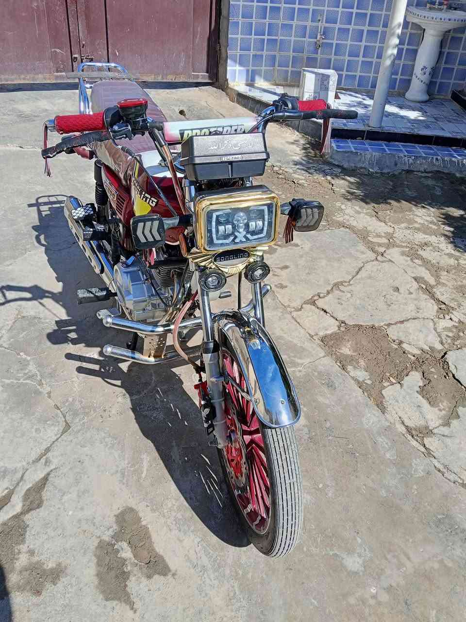 دراجه سيفان للبيع موديل 2025 اوراق كامله مكاني شهربان الهارونيه رقم الهاتف***********
