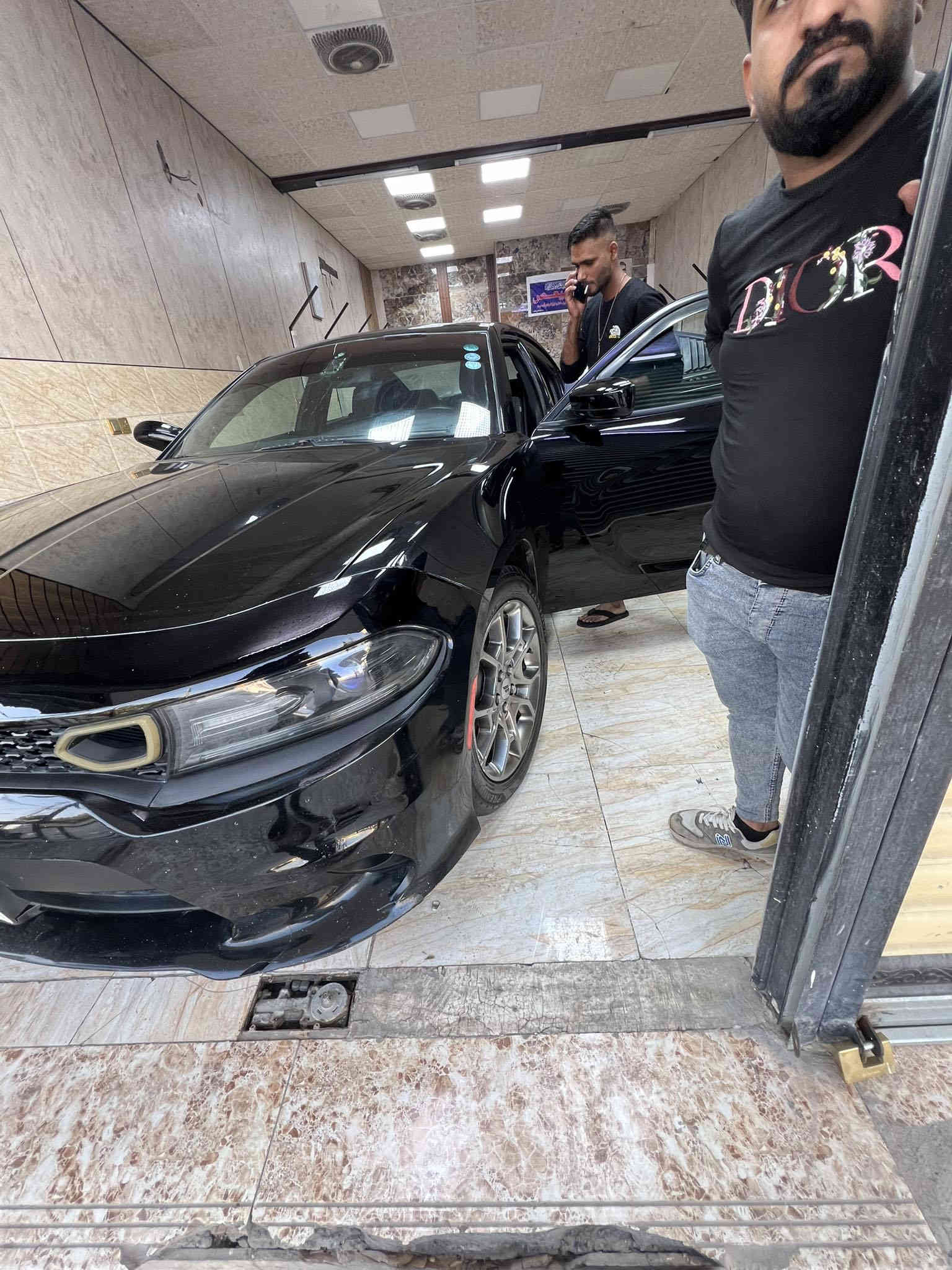 جارجر رالي فور ويل وملغي
موديل 2017
السيارة وارد كندي
فول
* فتحة سلايد روف
* تشغيل عن بعد
* تدفئة كشنات
* تدفئة ستيرن ومري جانبية
* رادار خلفي وجانبي
* نقاط عمياء
* تعتيم مري
* شاية بلادية اصلية
* منظومة زينون
* نظام سبورت
* شفتات ستيرن
* السيارة حادثها بسيط جداً وسطحي
* جاملخ امامي وحافة البنيد بدون دواخل مصلحات نفسهن بدون اي 
رارديتر هيمي  منضومة بانزين جديديه 
تخم تاير جديد 
تبديل
* السيارة جاهزة ومابيها نقص
* ***********
