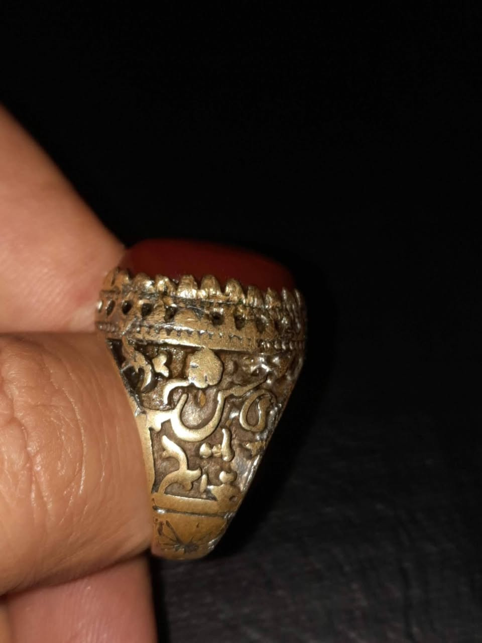 للبيع عقيق أحمر. منقوش نحاس. بغداد البياع.


**إذا كنت صاحب هذا الإعلان وتريد حذفه لأي سبب، رجاءا أرسل رسالة إلى الدعم الفني**