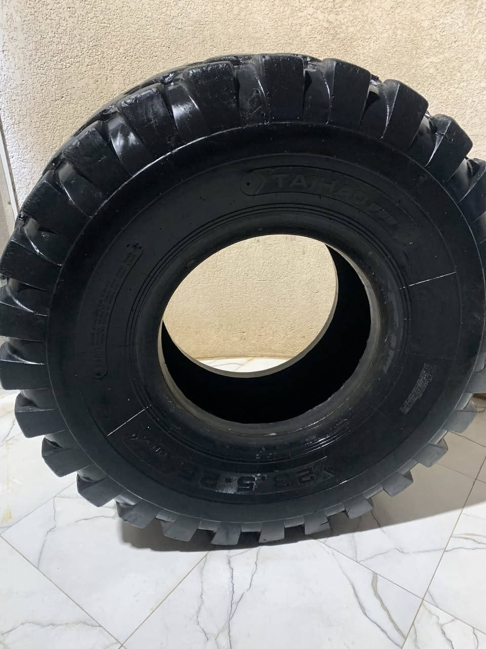 تخم تاير شفل قياس 25.  5. 23 عنوان ميسان ***********
