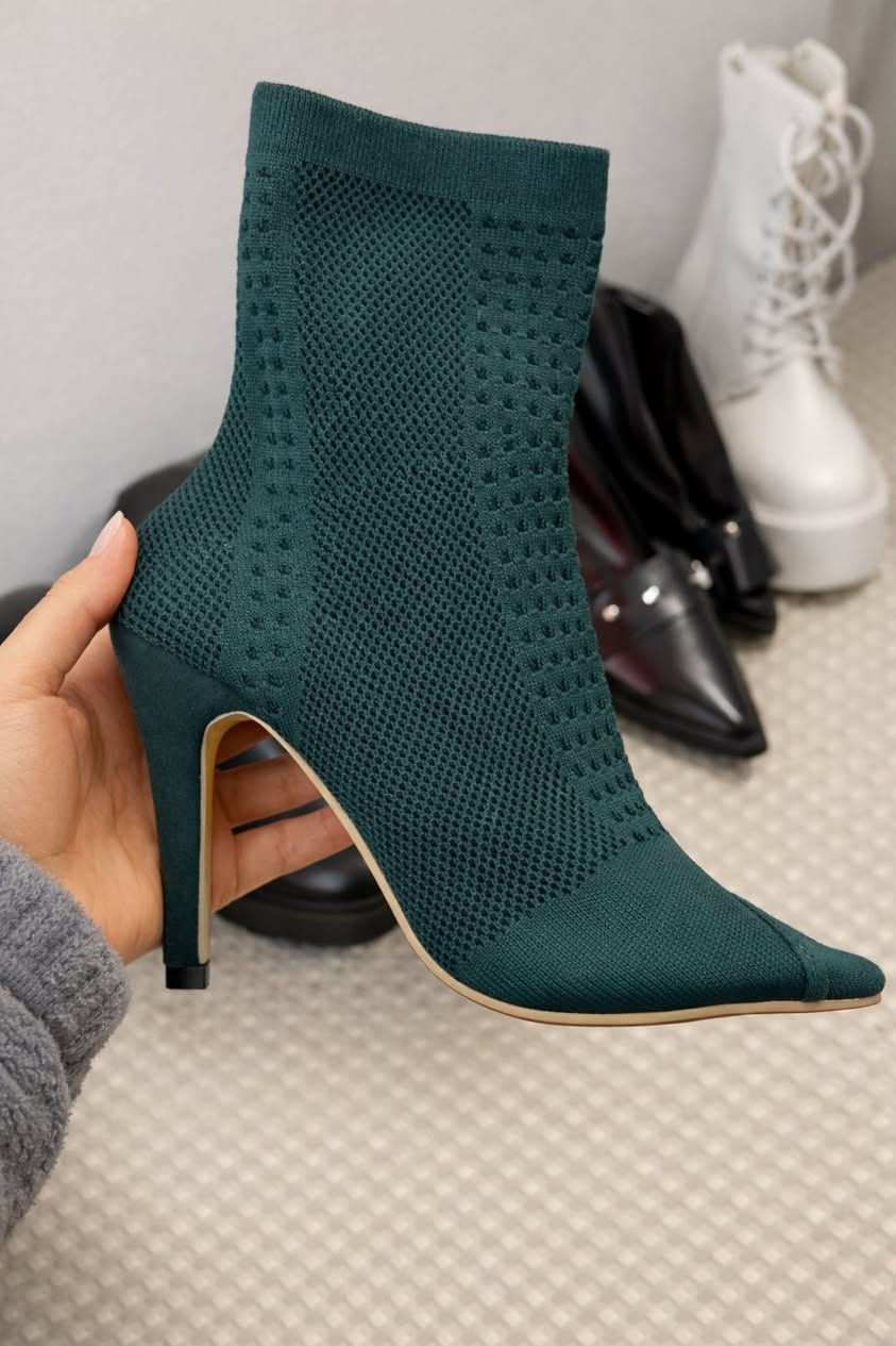 شلعة احذيه بسعر مناسب التواصل واتساب ***********
