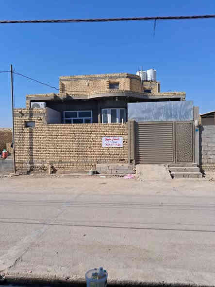 السلام عليكم بيت لبيع في الجوادين نزلت فاضل تيتو مساحته 200 متر متوفر كافت الخدمات ماء وكهرباء ومجاري سعره 110  للاستفسار***********
