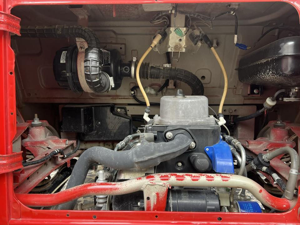 السلام عليكم تكتك موديل 23 شهر العاشر مرقم انكليزي مشروع وطني باسمي  بيهة طخه فوك البك لايت بارد ورصعة باللغد موضحات بالصور التكتك جان بيها نكدات خياس معمرهن والصور موجودة قبل التعمير 
المحرك مكفول من تفيلس
الله شاهد مامتعوبة ماطلع بيها هواي طالب جامعة
مكاني بغداد البياع تقاطع درويش 
 بي واتساب ***********
مامتواجد فيس 
السعر 10400 بيها مجال
