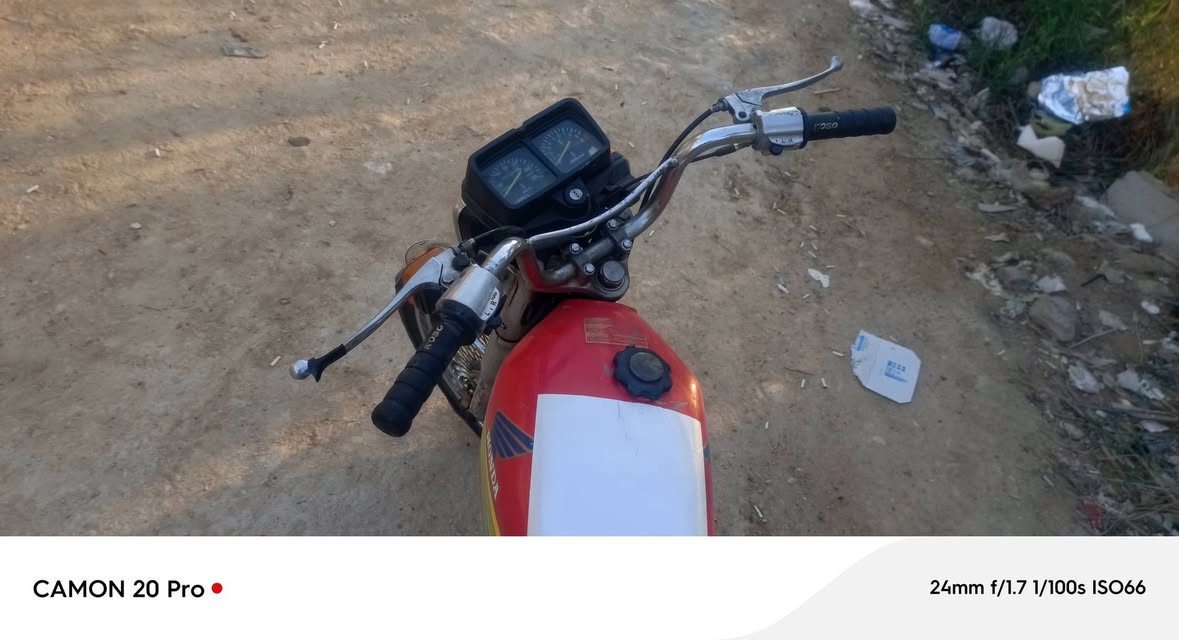 سلام عليكم
دراجه سيفان خمسة كير 
الدراجه اوراقه ضايعه 
يعني كلك الدراجه 
مكفوله من السرقه 

السعر 280 او ببه مجال قليل 
 

عنواني كوفه رقمي *********** وتساب
