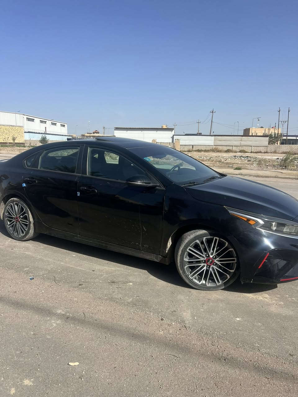 السلام عليكم 
كيا فورتي Gt النسخه الرياضيه موديل 2023 

الضرر // جاملغ وباب السايق فقط 
بدون دواخل 💯  ايرباكات سليم ماطاك 💯 

السعر 148وقابل لتفاوض بشي بسيط
 
المواصفات // فول الفول ١/١
محرك 1600تيربو القدره الحصانيه 207 جدا سريعه 
بصمه تشغيل+ ابواب + جنطه
فتحه سلايد روف
دبل اكزوز صوت وفصله بلادي 
ستيرن حرف D 
شفتات ستيرن 
تدفئه تبريد كشنات
اناره ترحيب بالابواب 
اناره داخليه مع رمز GT  🤍❤️💙
اناره بالابواب 7 الوان 
تبريد قطعتين 
كراسي جلد مع ختم GT 
حساسات خلفيه
رادار امامي + جانبي + خلفي
نقاط عمياء 
تحديد مسار قياده اليه 
بريك تلقائي 
شاشه كبيره اندرويد اوتو ابل كار بلي 
كاميرا دواره 
مداخل usb 
اشاير بالمري 
صندوق ذكي يفتح عند الاقتراب 
قياده ثلاث وضعيات سبورت نورمل ايكو 
ويل كب حجم 18 رياضي 
ليد امامي خلفي 
وباقي المواصفات المعروفه 
مكاني سماوه رميثه 
***********
تصال فقط
