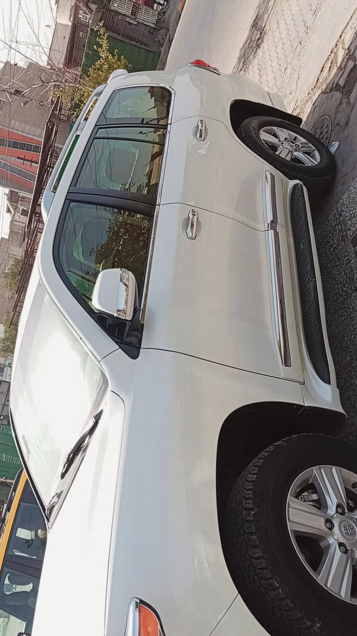 لاندكروز موديل 13 بريم صدفي نظيفه حيل مال بيت استخدام شخصي جلد حساسات فتحة تشغيل عن بعد ترحيب تخم تاير اصلي زنون  وسونار بين كل شي محرك كير مكفولات السعر 375 وبيها مجال ان شاء الله هاتف ***********
