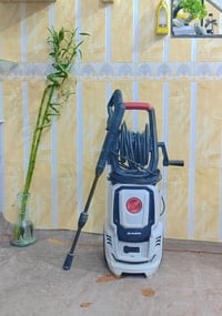 هذه آلة غسيل بالضغط العالي من ماركة أليكتا (Elekta). الاستخدام: مصممة ...