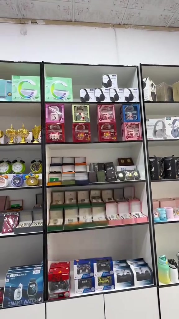 مجمع مصطفى شيحان توفرت جميع الاجهزاء الكهربائيه 🔌⚡️
و توفرت جميع الهواتف النقاله📱📱 وجميع الايتمات
العنوان شارع شيخ مجيد 
مجاور عمار الخياط 
للاستفسار                                 ***********
   ***********
