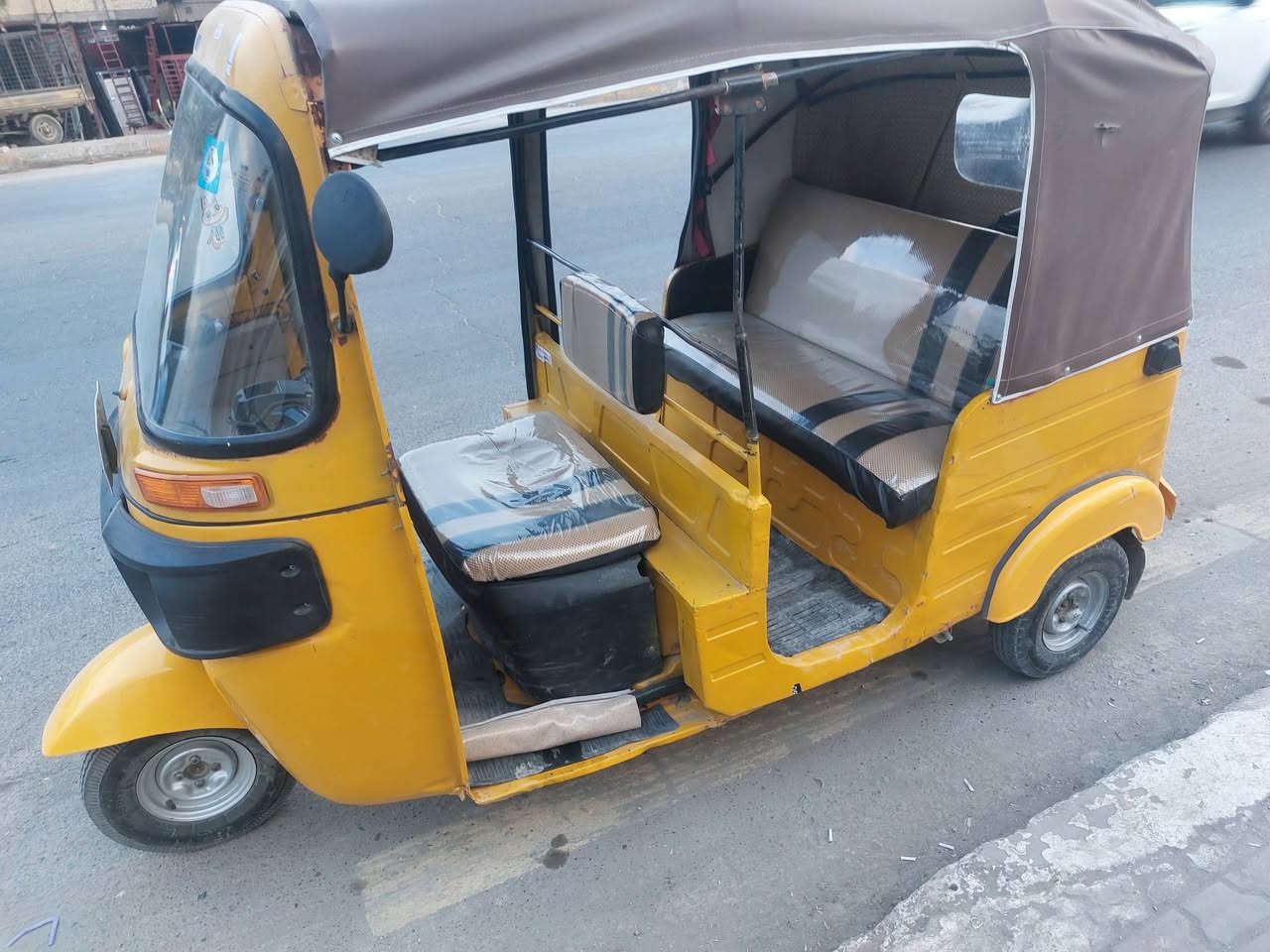 تكتك للبيع بكاني السلاميات سعر ٥و٨٠٠ وبيه مجال بصيط مديل ١٩ شهر ١١ سنويه بسمي ثاني يوم تحويل ***********
