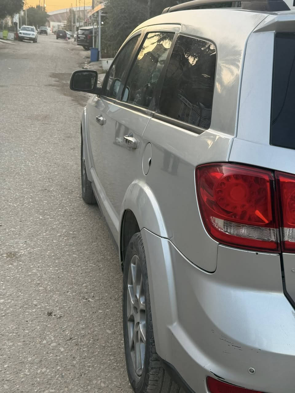 جورني ٦ سلندر ٢٠١٣
السياره باسمي سنويه لنهاية ال٢٦ 

السياره بيها صبغ حزام انا صابغها للجماليه عدي صورها قبل الصبغ 

بيها ضربه باب العبري موجوده الصوره 

حداديه جديده سياره كامله 

عوزها ملاحضات مثل تايرات وقماره جارده 

السياره سعرها ٩٠ 

رقمي *********** واتساب واتصال
