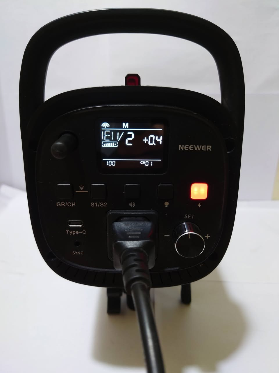 السلام عليكم 
فلاش وإنارة مستمرة نفس الوكت 
كهرباء فقط 
S101-400 w pro 
جديد بيها كم ملاحظة بلعاكسة طبعا ممأثر بعمله


**إذا كنت صاحب هذا الإعلان وتريد حذفه لأي سبب، رجاءا أرسل رسالة إلى الدعم الفني**