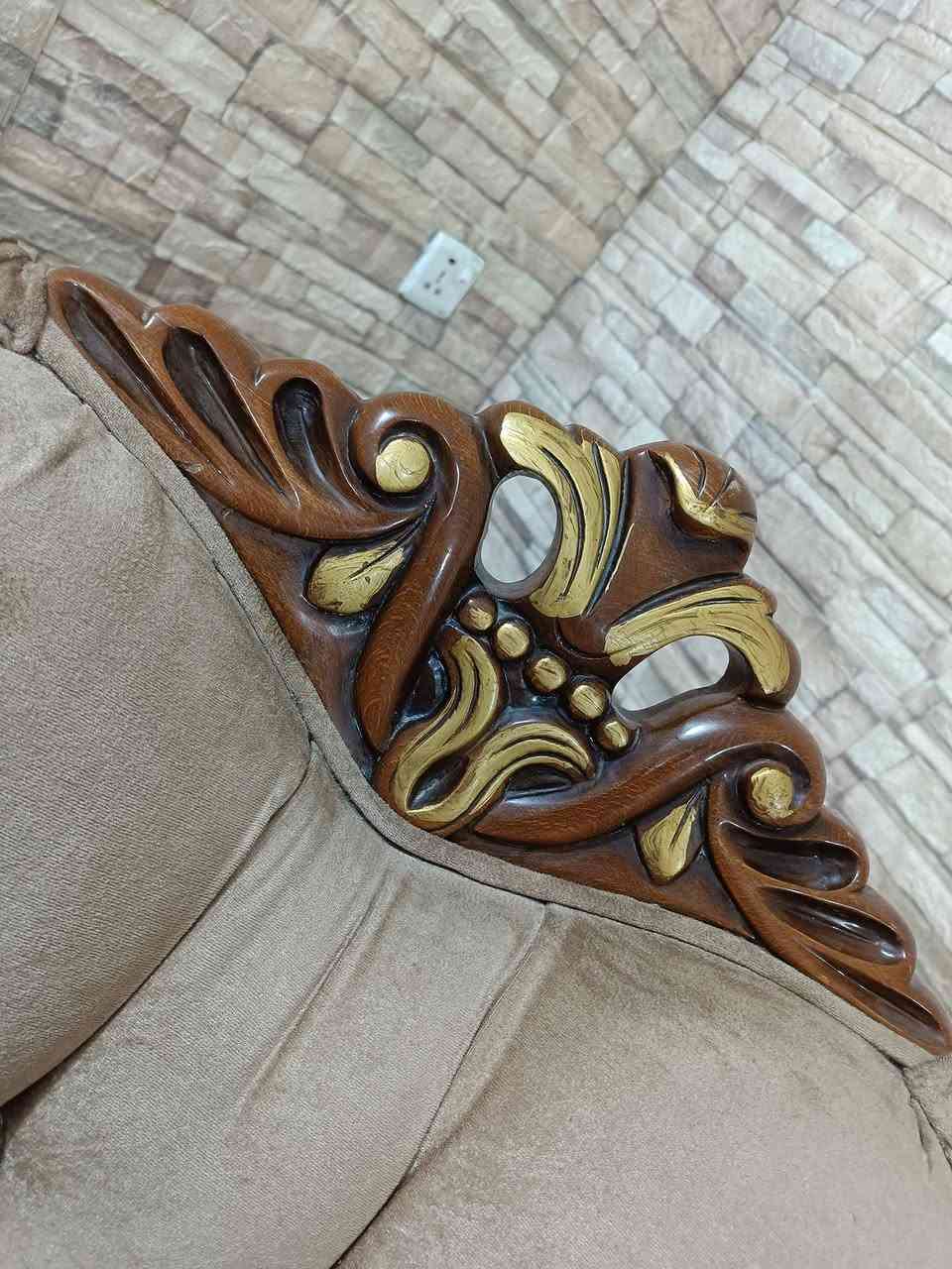 تخم تركي نضيف 10 مقاعد خشب زان الأصلي المكان كوفه ***********
