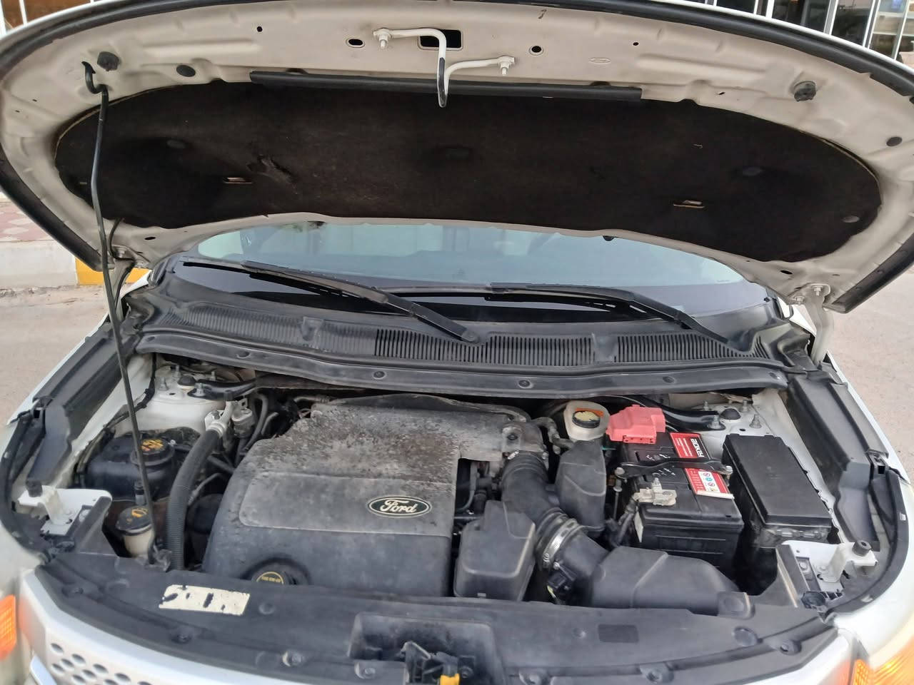 Ford Explorer Neva
موديل ١٤
مكينة وكير بشرط٦سلندر 
ماشية١٦٧ كم
السيارة مال جناي 
السنوية بأسمي لحد٢٠٢٧ والهزة جديدة 
مواصفات عادي 
بيها كارت بنزين كركوك 
رقم سليمانية 
مكان السيارة كلار 
للسعر خاص أو خابر وتدلل.
(***********)
