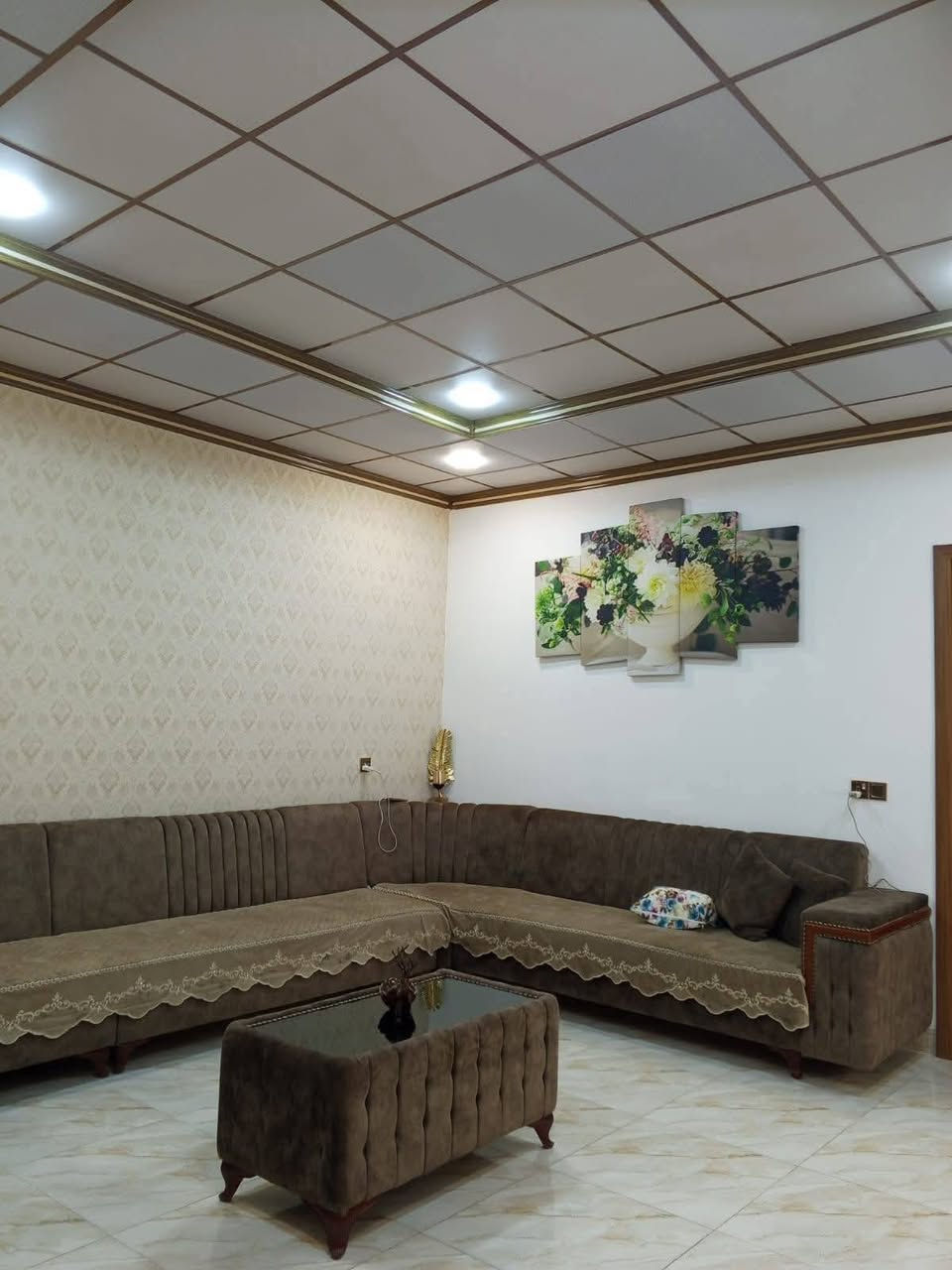 🏦  عروض مكتب بيت الأركان للعقار   🏦

دار للبيع حي العربي مساحة ٢٠٠م بناء حديث 

الواجهة ٧ الا ربع الاتجاه غروب شمال طابقين 

استقبال مطبخ هول وغرفتين نوم مشتملات
 
الطابق الثاني أربعة غرف نوم هول وصحيات 

الموقع بداية حي العربي قرب جامع الذاكرين  
🏦                                                    🏦
السعر على التليكرام https://t.me/alarkan_1
للاستفسار مراجعة مكتب بيت الأركان للعقار 

موقع موصل حي العربي قرب مطعم ماشاءالله 

 *********** / *********** / *********** 🏦
