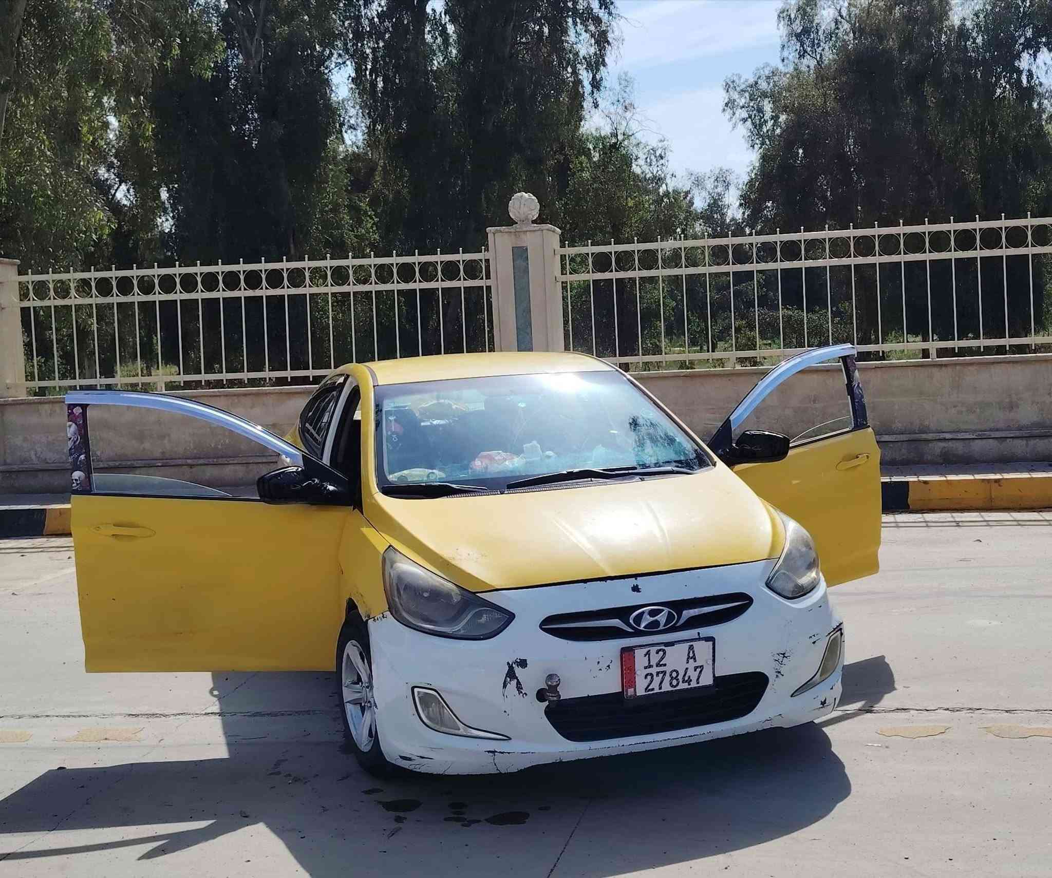 اكسنت 
مديل 12 
كير محرك شرط 
هيئه وغرامات مصفره 
السياره باسمي تريد تحويل تريد وكاله 
السياره بيها ضربات كدام العين 
ال سعر 73 
ترهم مراوس  بسياره عاليه ونطي فرق تلاثه بالشهر 
الاستفسار خاص او الاتصال على الارقام 
***********
***********
