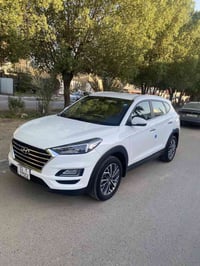 توسان 2020 خليجي شركة الكاصد جديده السياره ومكفوله بصمه حساس امامي خلف...