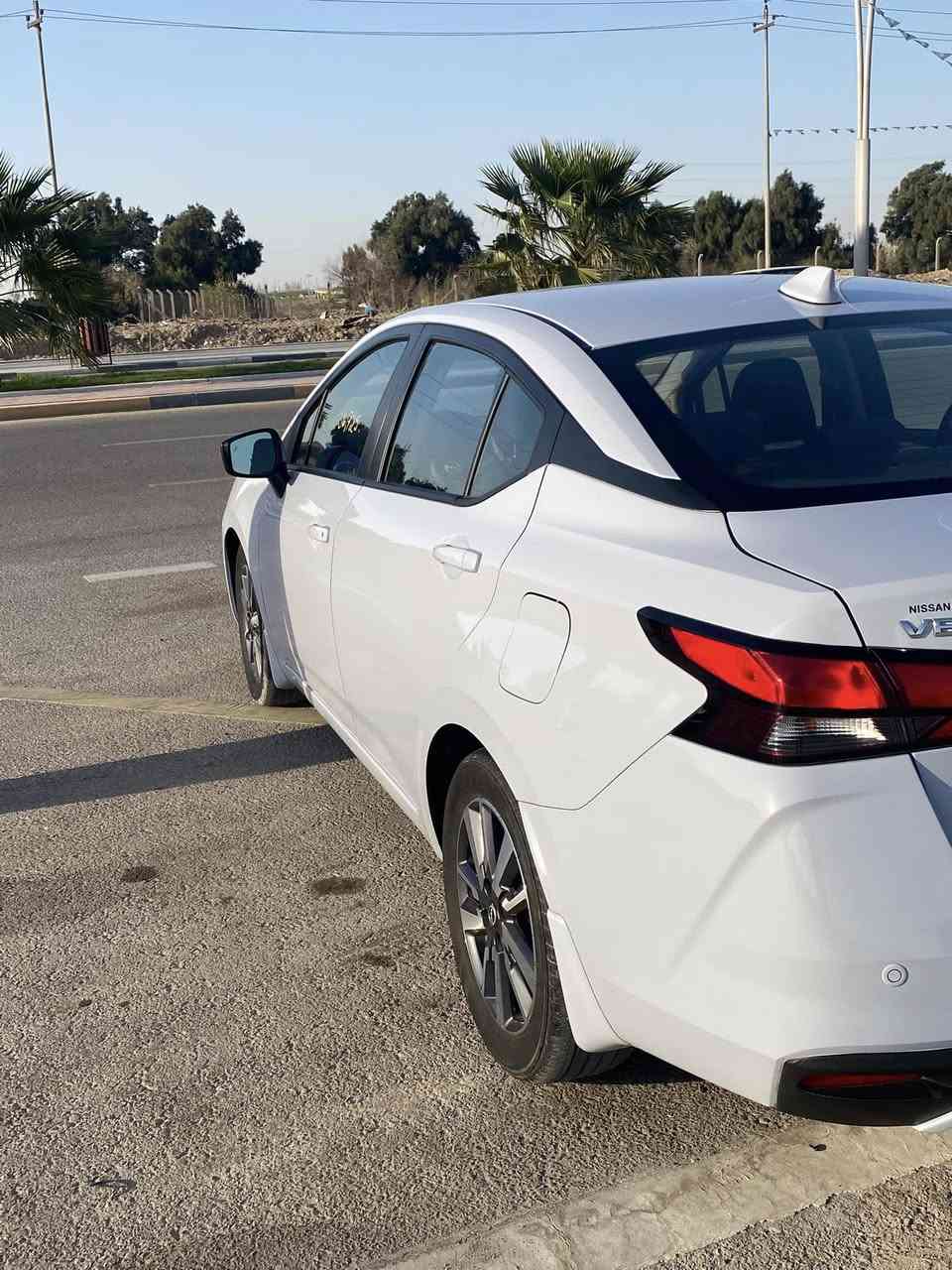 سلام عليكم نيسان فيرسا مديل 2024 سيارة لون مميز  
وحره منفيس باسمي وحادثها خفيف كلش خشم البنيد فقط بدون دواخل سيارة جديده مانقصها برغي فول ماعدا الفتحة ويل كب بصمه حساسات عند الرجوع كامره دواره 360 درجة بصمه تشغيل  شحن لاسلكي سيارة كفاله عامه ماعده خشم. البنيد كفاله كير ومحرك  وحداده تواير كله جديد  بعدها زيرو السيارة المكان البصرة السعر 119 وبيها مجال واتصل وبيك خير وتتدل. ملاحظه/لادار امامي خلفي 
0775 220 3030
