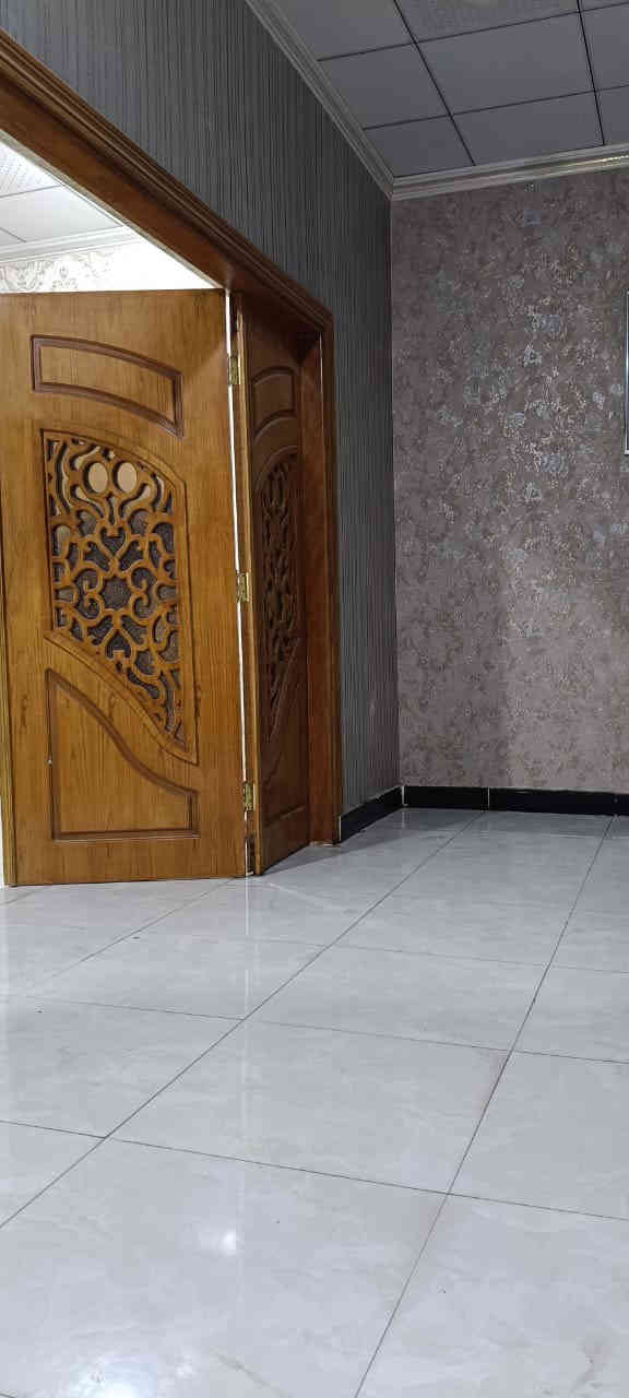 بيت للبيع لبراضعية شارع عرض 9 متر مقرنص مساحه 145 واجها 10 نزال 14 ونص  لبناء 2021 ثرمستون سقف كونكريت  4 غرف نوم حمام عدد 3 صالات 2 لبيت موجر وارده شهري 900  سعر 225 ماكو هيج سعر بل براضعيه كلها  طابو زرعي مفروز بحده وكاله من لمحكمه ثاني يوم لمالك عراقي ***********  خوان هاي براضعيه لاتخابرني كلي 200 وما ميتين امس كله افتر بل تنومه ماحصلت هيج مكان بيت مربع مو طول
