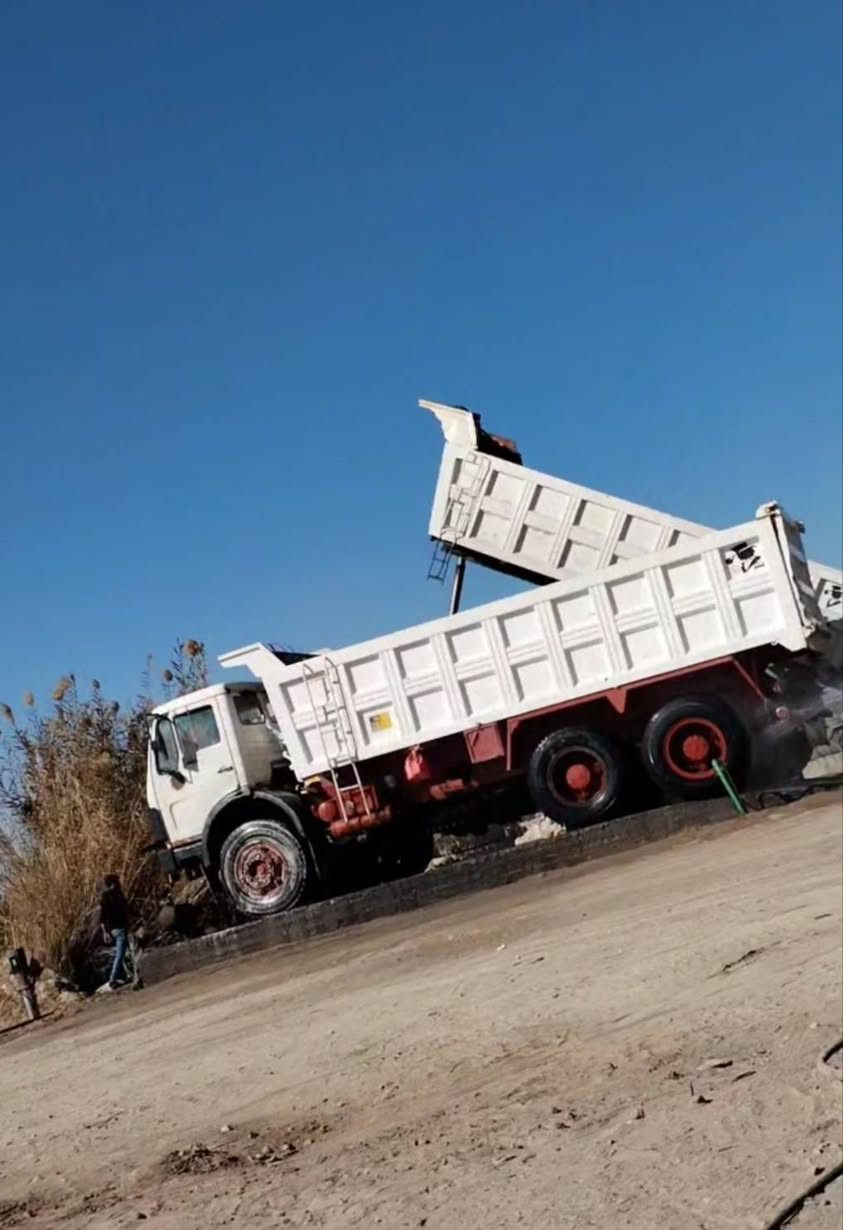 سيارة موديل ٧٥
گير 130
مكينه ٢٨عادي
مجموعه جي أف
رقمهه نجف الماني 
كوفه منطقة الزركه

*********** 
علي واتساب هذا الرقم
