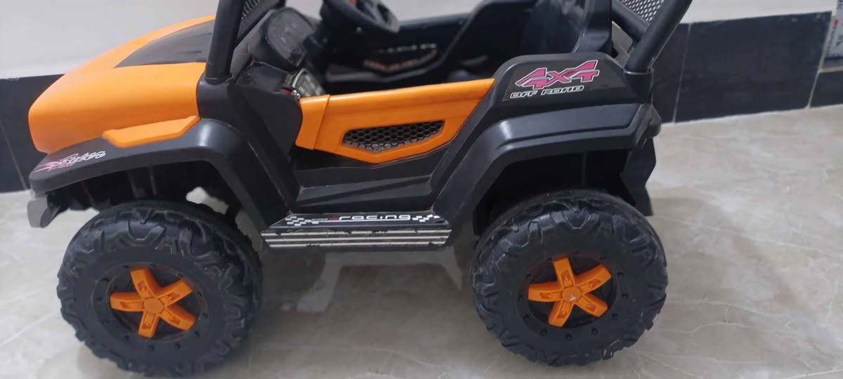 سياره اطفال شحن نقص فقط بطاريه  سياره نضيفه كدام عينك اتصل *********** كربلاء, العراق
