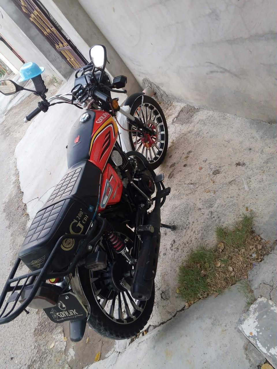سلام عليكم  دراجه للبيع موديل 25 ضاقطه و زنجيل825بيه مجال شي قليل شراي اتصل هذا رقمي ***********
