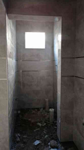 خلفه سيراميك تشتغل المتر على 4000 داخل الموصل فقط وهذا رقمي***********
