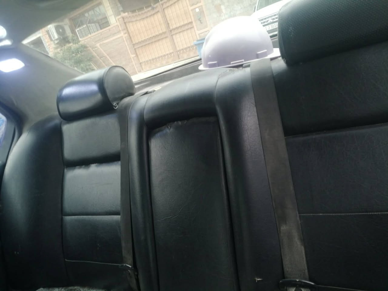 السلام عليكم بي ام 735 اصل بليته وسنوية للبيع رقم ديالئ كير محرك كهربايئات كامرة وشاشة كار بلي وتصعيد جام بالريمونت تخم تاير جديد منظومه بانزين جديدة من نوزلات وفيت بم تدفئه شغاله باتري جديد بيها حادث بلجاملغ خلفي جهه سايق نقص سيارة فقط مروحه تبريد وسلايت عاطل دعاميه خلفيه شرط البيع عقد مروري موديل 91 السعر 33 بيها مجال للطيبين 
*********** العنوان ديالئ جديدة الشط مكلف بالنشر
