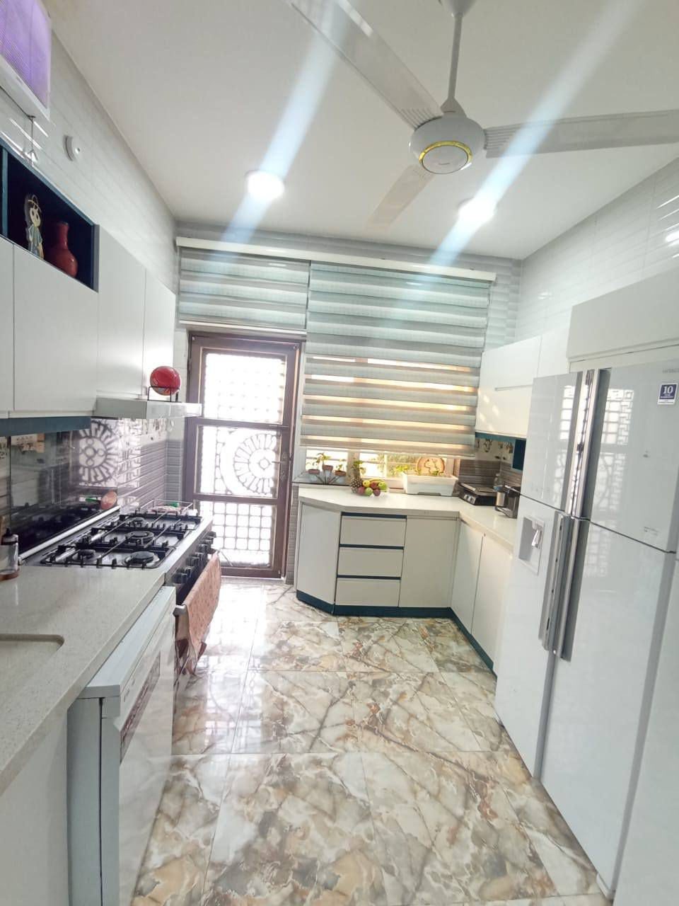 دار للبيع طابو ملك صرف المساحة 180 م غرفتين نوم صالة كليدور مطبخ مجمع صحيات
العنوان ايي غرق حي الحسين خلف محطة وقود اليسار ،(شارع السبيس) لمعرفة السعر وباقي التفاصيل يرجى الاتصال على الرقم ***********
***********
