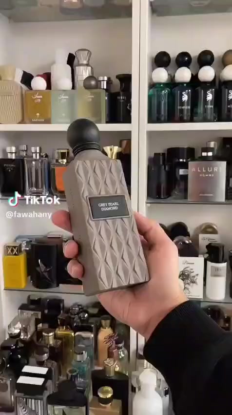 يتوفر لدا كوزمتك باريس 
هذا الون من عطر ابراهيم القرشي فدشي ثباتية وفوحان من اكثر العطور عليها اقبال من قبل الرجال والنساء حجم العطر 200مل
بغداد حي التراث شارع الشبكة


**إذا كنت صاحب هذا الإعلان وتريد حذفه لأي سبب، رجاءا أرسل رسالة إلى الدعم الفني**