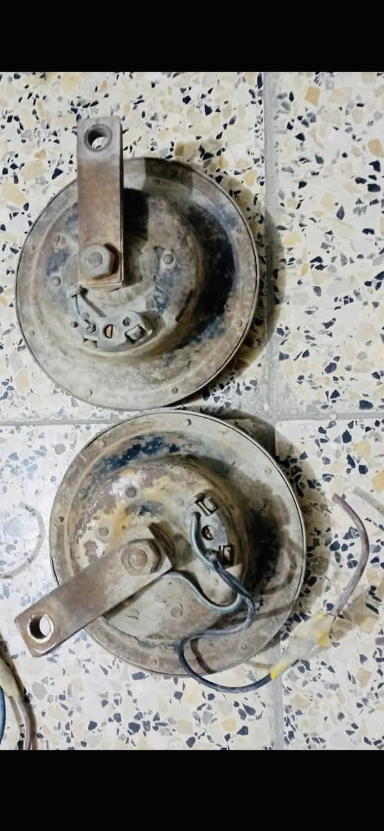 السلام عليكم اخوان هورنات بوش الماني اصلي عنجه اصايل 
شرط ممفترات ولامفتوحات صار 15سنه ضامهن ومحتفض بيهن ع الشغل مكاني بابل مركز المدينه 
للاستفسار اتصل ع الرقم *********** ملاحظه ممتواجد ع الفيس وبالعافيه ع الياخذهن
