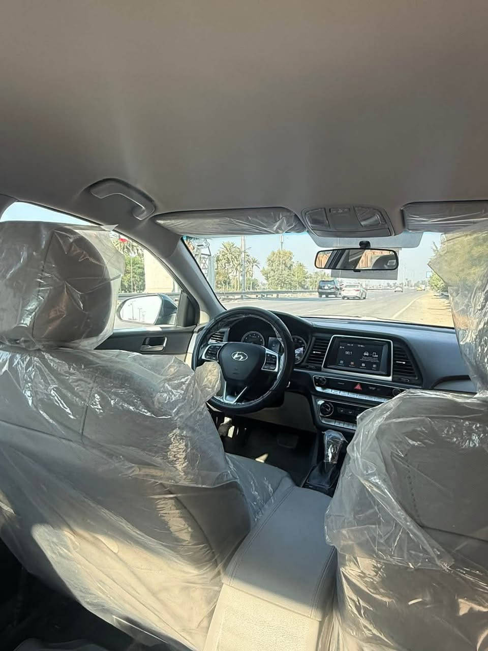 � للبيع هيونداي سوناتا SE موديل 2019
* محرك 2400 سي سي
* ماشية 33 ألف فقط
* رادار
* شاشة CarPlay
* كاميرا خلفية
* 3 وضعيات قيادة
* داخلية لونين

✅ مكينة، كير، شاصي، لغود، دواخل كفالة عامة
✅ السيارة نظيفة جدًا ومضمومه ، مناسبة للي يدور الجديد
✅ فقط نص جام خلفي صبغ، وباقي السيارة كفالة عامة
✅ باسمي وتحويل مباشر
✅ الفحص بأي مكان يعجبك، والسيارة كفالة عامة

📍 الموقع: بغداد – الجادرية

💰 السعر: عند الاتصل
 

 ***********- ***********
