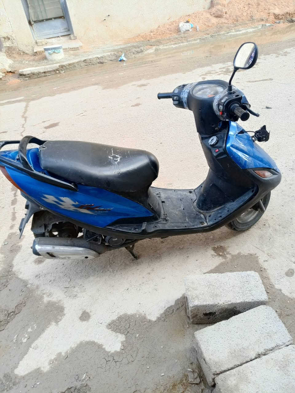 السلام عليكم
دراجه ماكس ١٤٠ 
للبيع 
سعرها ٤٠٠ وبيها مجال 
مجاني حي الإعلام قرب تقاطع درويش 
ه‍ ***********
