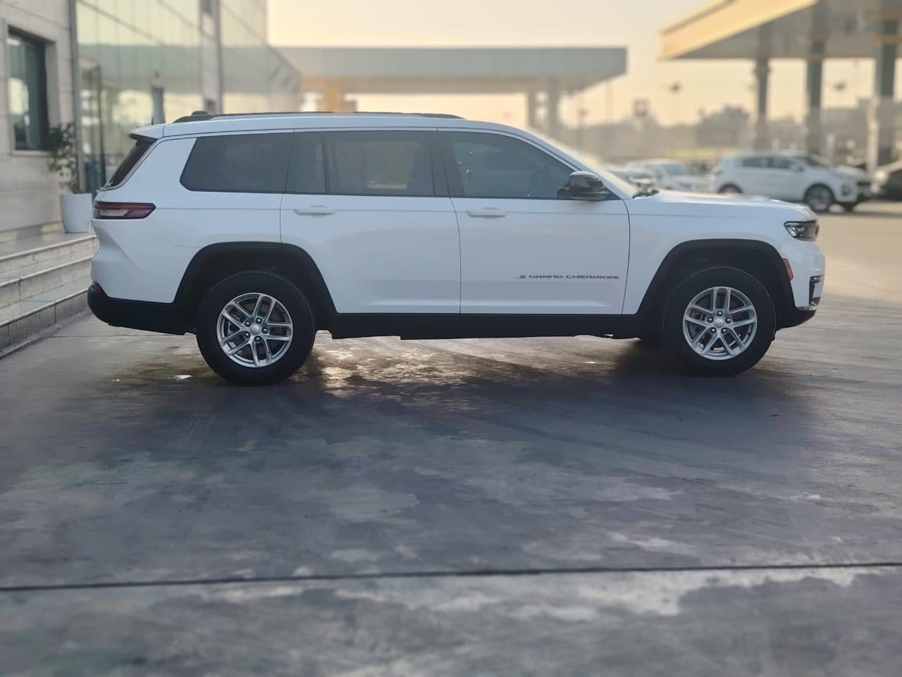 جيب لاريدو 2024 تبديل جاملغ وبنيد فقط بدون دواخل ماشية 19  #السعر265 ورقة ***********
