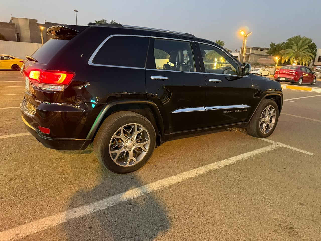 جيب 2020  امريكي
حادث جاملغ وبنيد 

.............

لمواصفات: 

٦سلندر محرك(٣٦٠٠)

بصمة

بانوراما

رادار مانع اصتدام امامي و خلفي 

كراسي اثنين كهرباء

كراسي(تدفئة+تبريد)

كرسي خزن(ميموري 

تشغيل عن بعد

نظام_خرائط(نظام ملاحة)_Navigatio

كامرة خلفية دوارة اصلية

صندوك كهرباء

استيرن كهرباء

استيرن تدفئة

شفتات كير بالاستيرن

نظام إطفاء المحرك فقط عند الوقوف واعادة تشغيل المحرك عند المشي AUTO START

نضام اقتصادي ECO

 حساس امامي

مري كهرباء (شفط) AUTO

#مري_جانبي_تدفئة

#مرايا_جانبية_حساسة_للضباب_تعمل_تلقائياً

اشارة بالمري 

لايت عدسة دخاني زنون(عالي+ناصي)   
السعر215
رقم الهاتف    ***********
