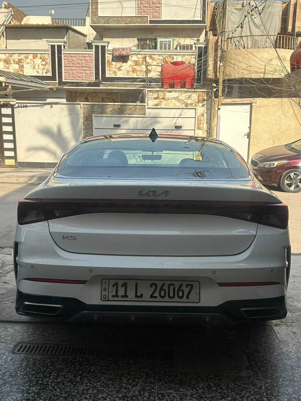 السلام عليكم 
كيا K5 موديل ٢٣ خليجيه بيها جاملغ مبدل اصلي جهة السائق ومكانين بارد بسيط ماشر بالصور رقم بغداد الجديد باسمي 
فول مواصفات
السعر ١٨٥٠٠$ وبيها مجال 
مكان السياره بغداد / حي الاعلام 
للاستفسار ***********
