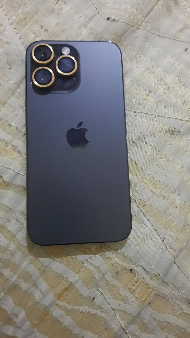 سلام عليكم ايفون ١٤ برو ماكس شرق اوسط 
بطاريه ٩٠ اصل مامعله الجهاز جديدكلش 
مكفول من الفتح والتبديل كله بلاد 
٩٢٥ 
***********
